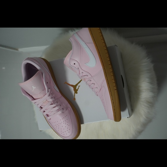 Jordan 1 Low “Pink Gum” - Picture 3 of 8